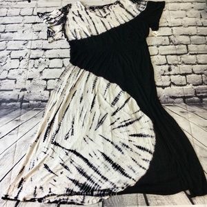 International Concepts Black/White Dress NWT